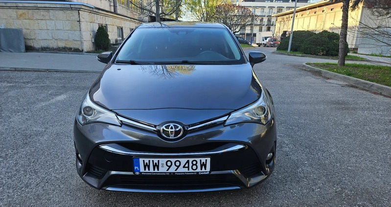 Toyota Avensis cena 69000 przebieg: 135000, rok produkcji 2016 z Warszawa małe 154